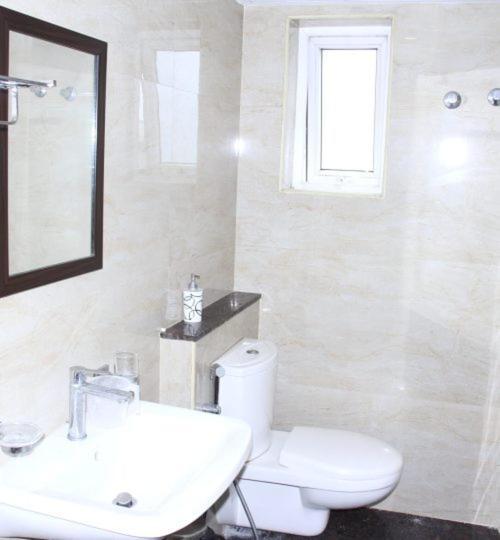 Ant Biz Rooms Near Chennai Trade Centre Exterior foto
